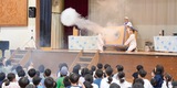 「空気砲」に歓声